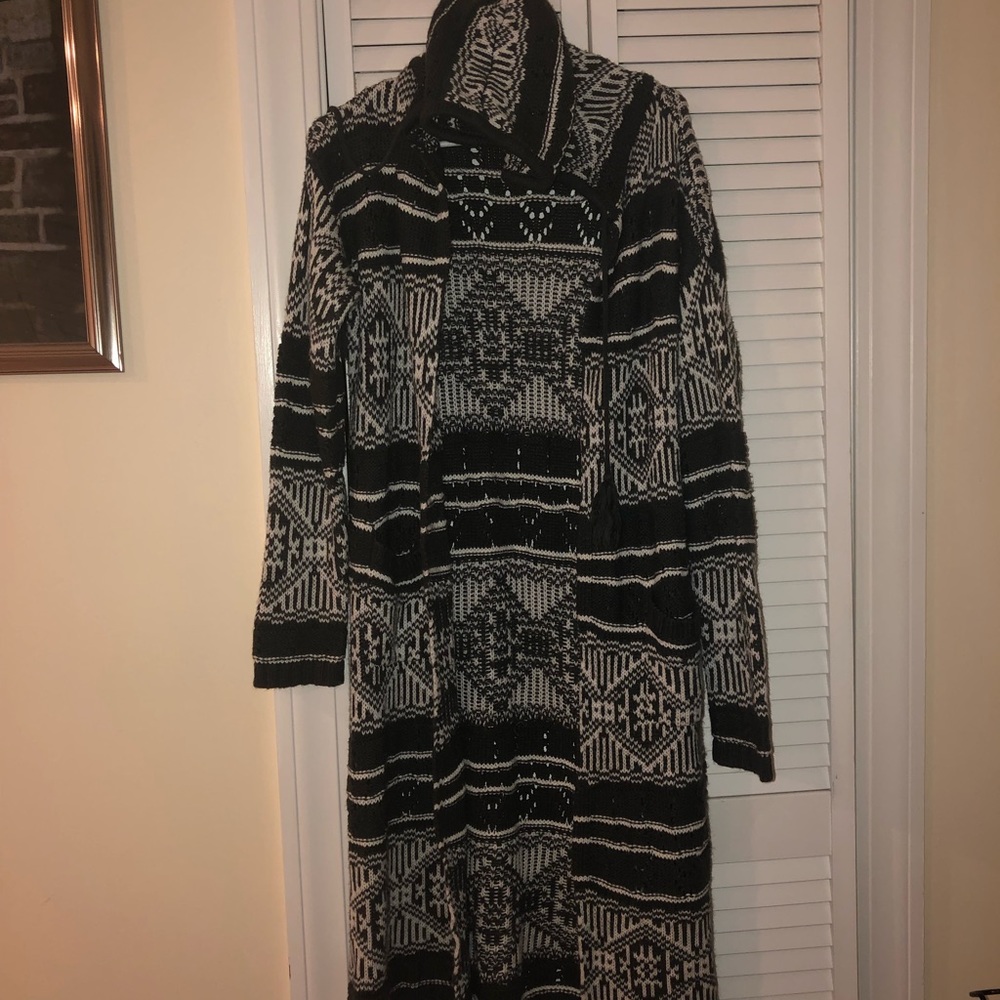 Women’s long sleeve sweater cardigan